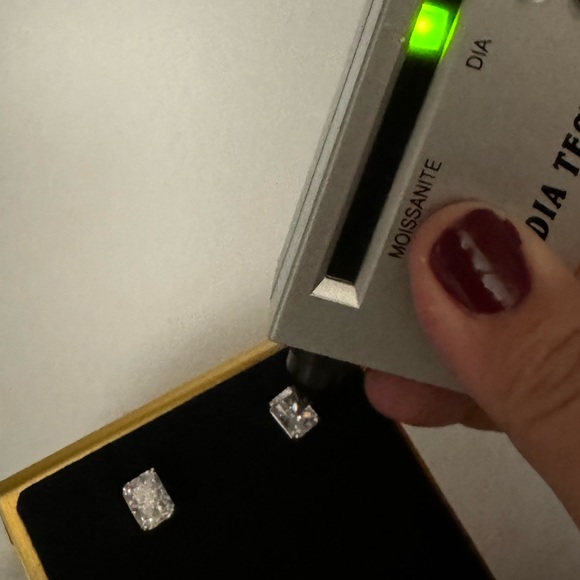 1.5ct Radiant Studs - Picture 12 of 14